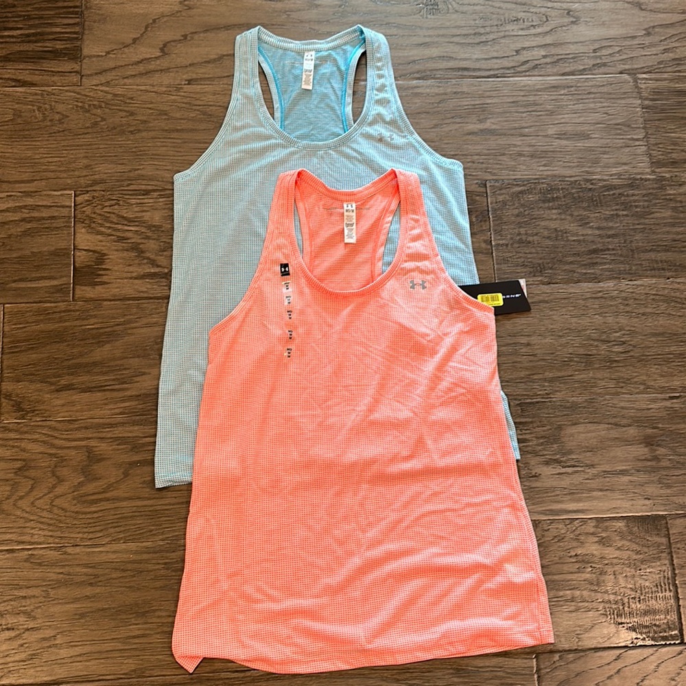 2 Under Armour tanks.